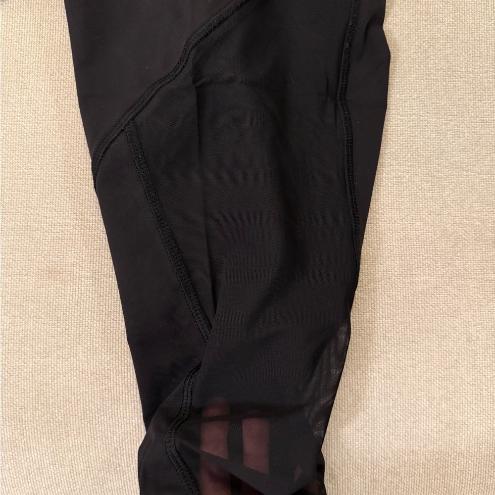 lululemon athletica Sun Runner Crop, EUC, Size 6